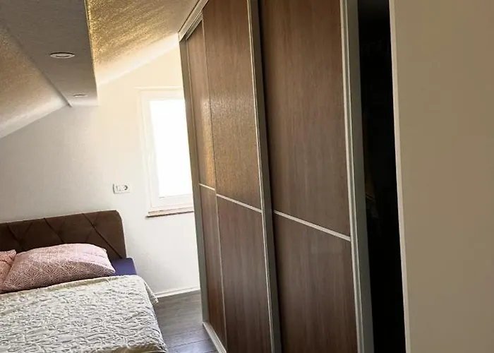 Gnijezdo * Široki Brijeg